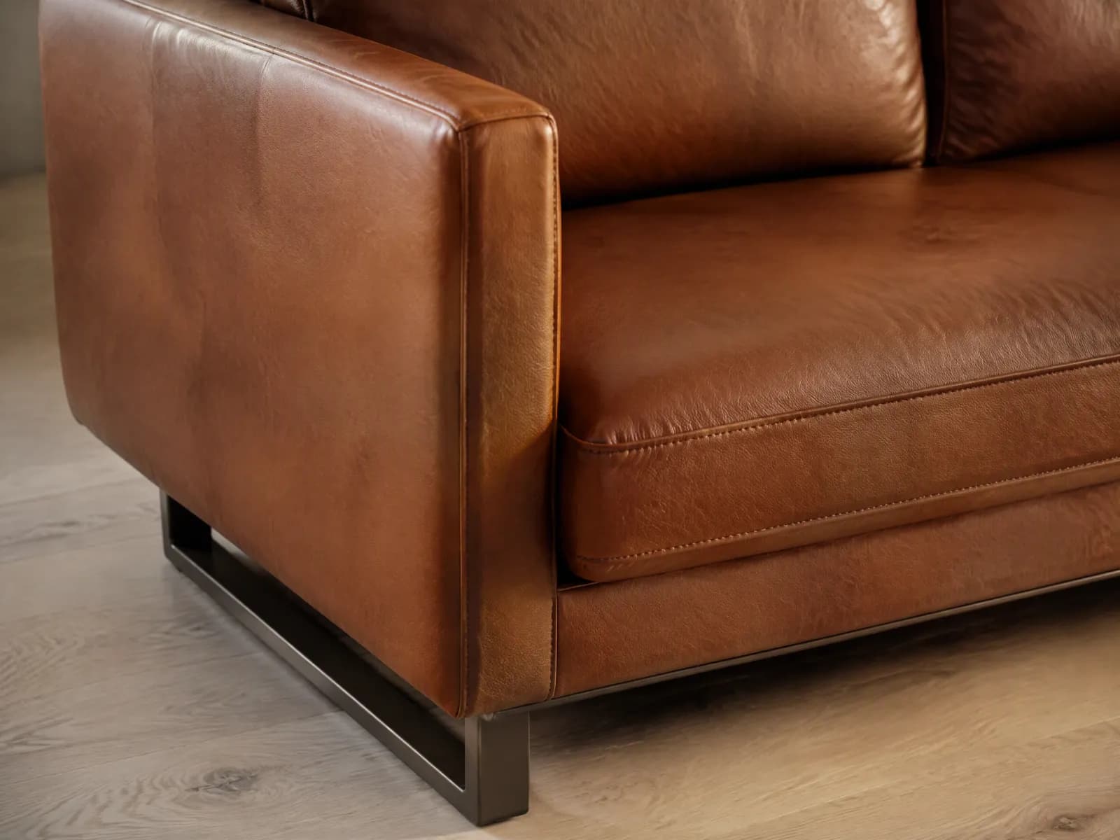 Divano in pelle moderno 3 posti 224 cm base a slitta - Miniatura 2