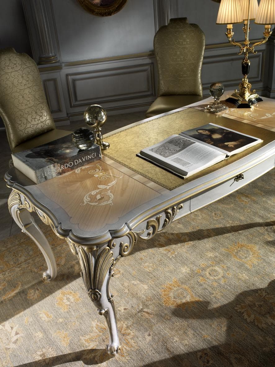 L'Eccellenza nello Studio: Scrivania Direzionale in Avorio e Oro - Immagine 1