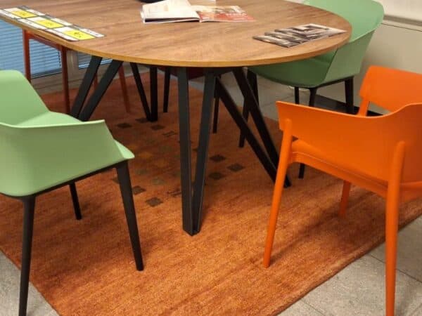 Sedia con braccioli Zash vari colori - Immagine 1