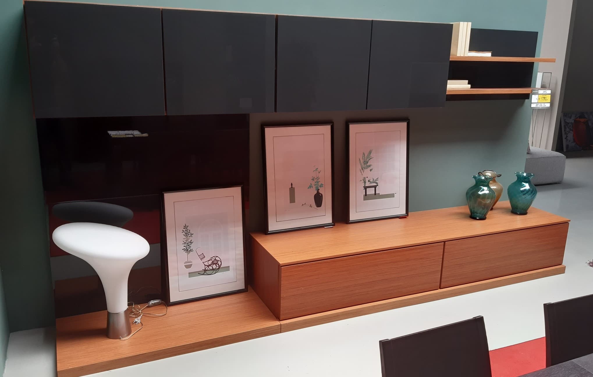 Soggiorno legno e laccato nero lucido - Immagine 1