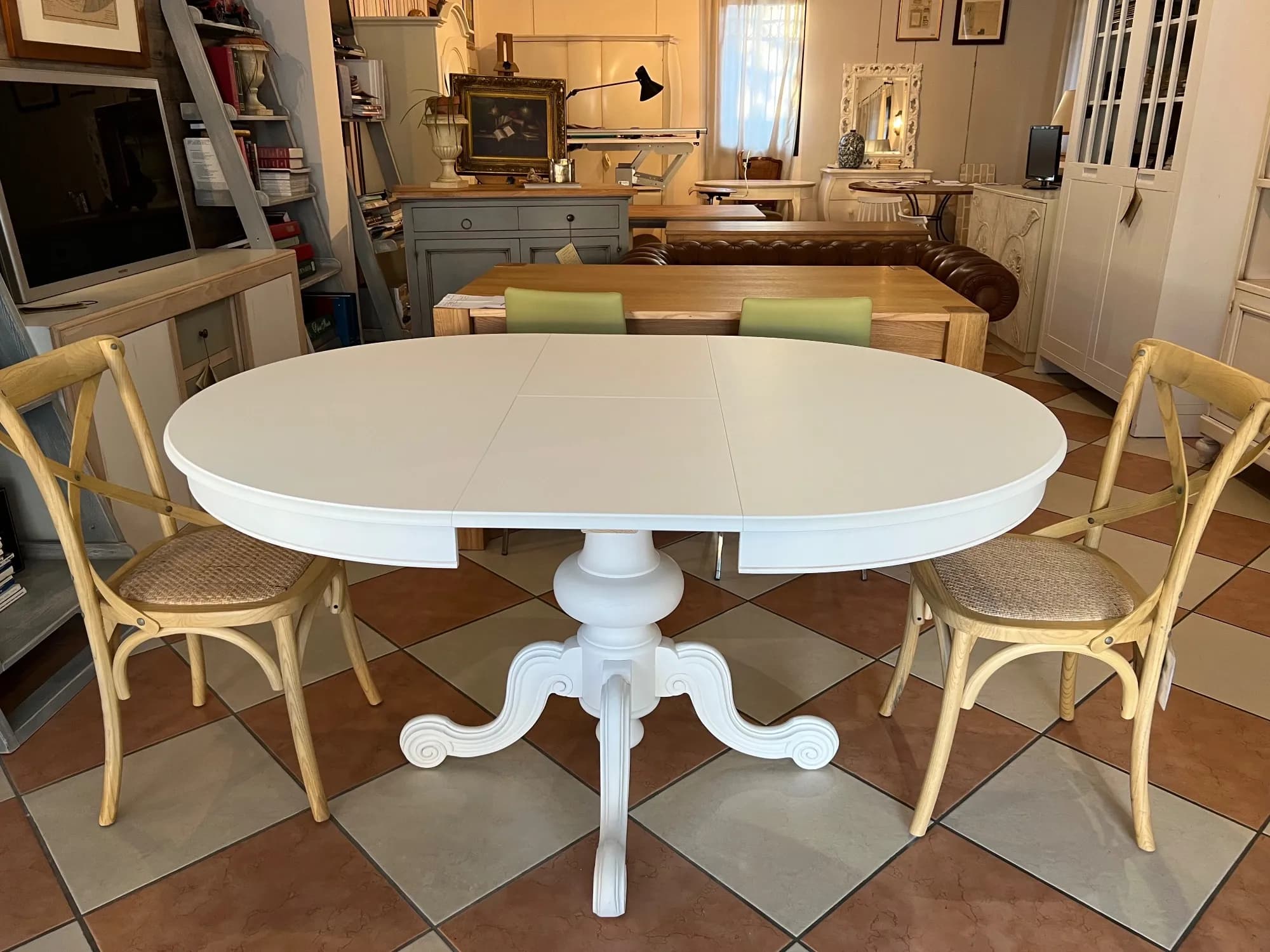 🤍 Tavolo Rotondo Riccio by Lion’s – Stile Shabby Chic & Eleganza senza tempo - Immagine 1