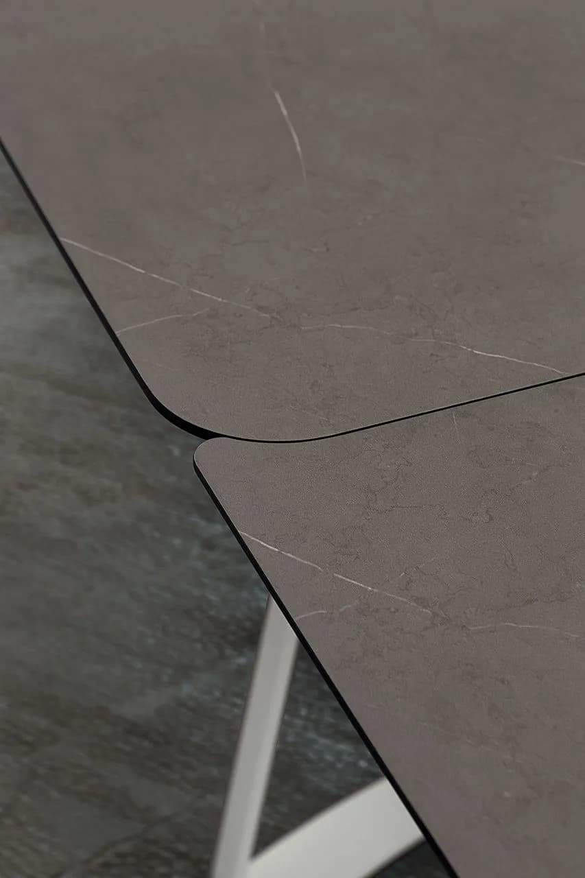 🟢 Tavolo Bruno by La Primavera – Allungabile in HPL/Fenix – ✨ Offerta Outlet - Immagine 1