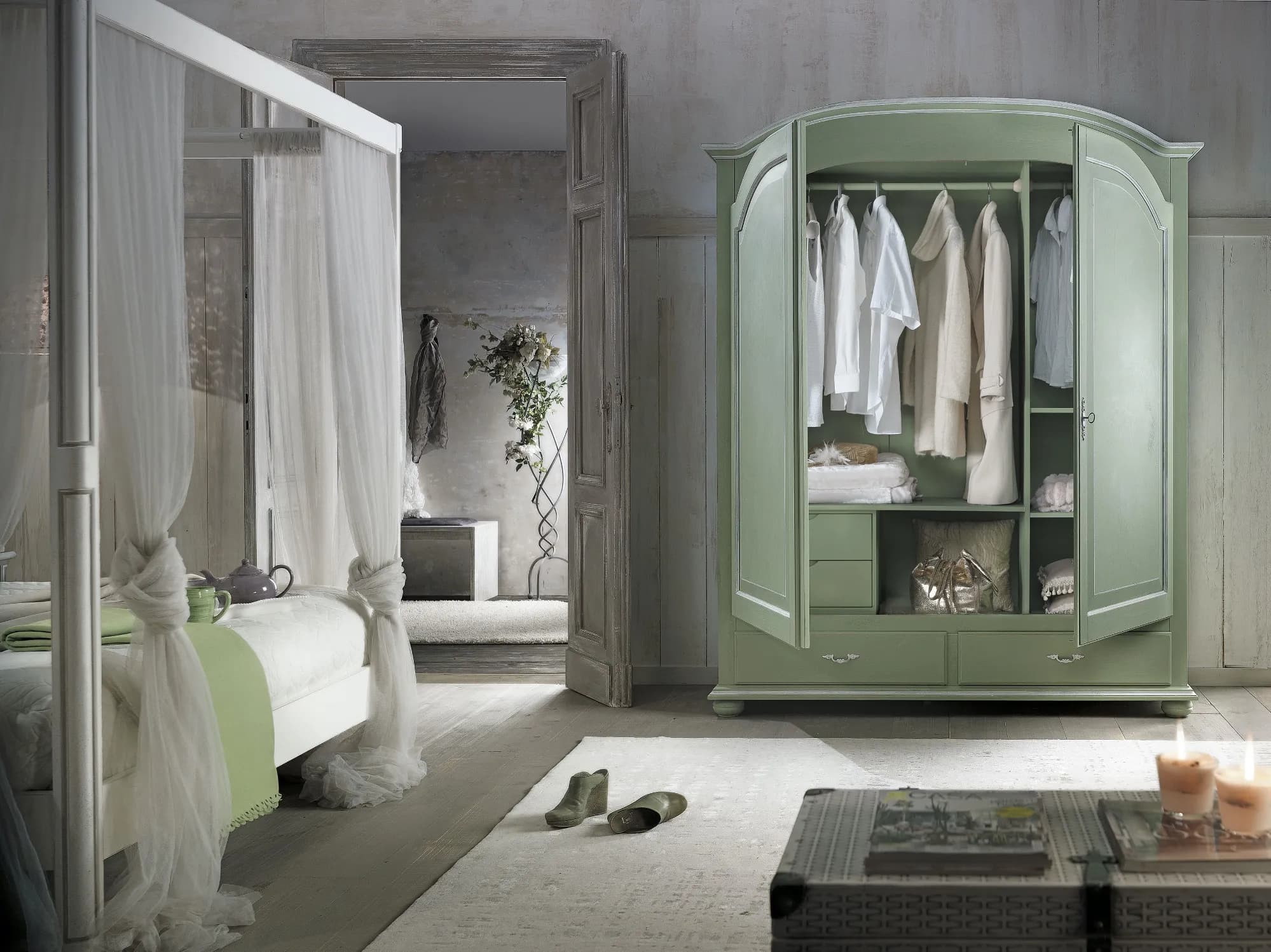Armadio 2 Ante Stile Francese – Laccatura Shabby Bianca o Verdone 🌿 ELEGANZA SENZA TEMPO A PREZZO OUTLET! - Immagine 1