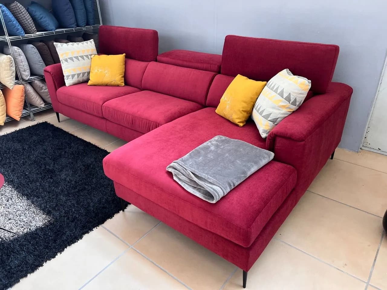 Divano Glenn â Lâeccellenza del comfort e del design moderno - Immagine 1