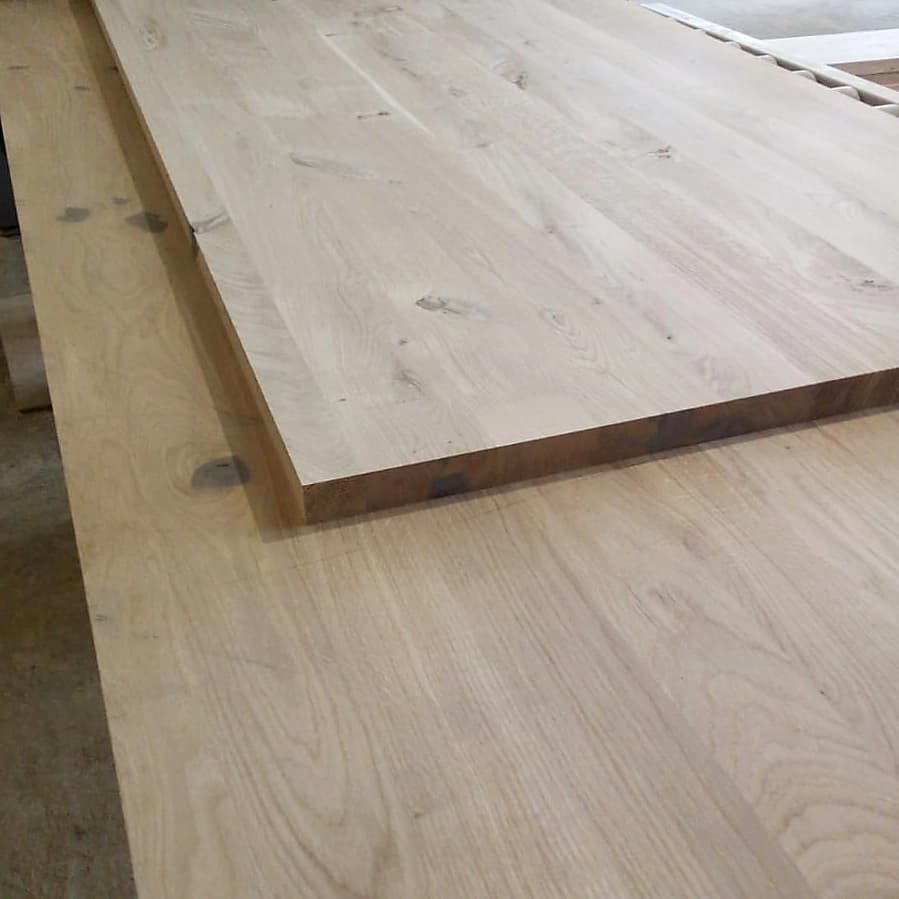 Piano top tavolo in massello di rovere. Spessore 40 mm. - Immagine 1