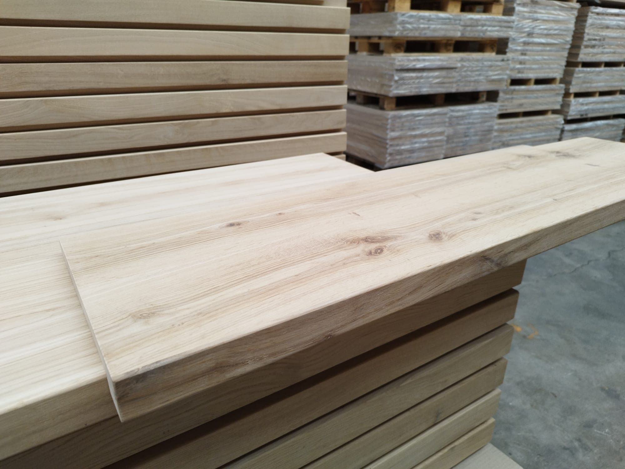 Davanzali in Rovere Massello (22 mm): Eleganza, Durata e Calore Naturale - Immagine 1