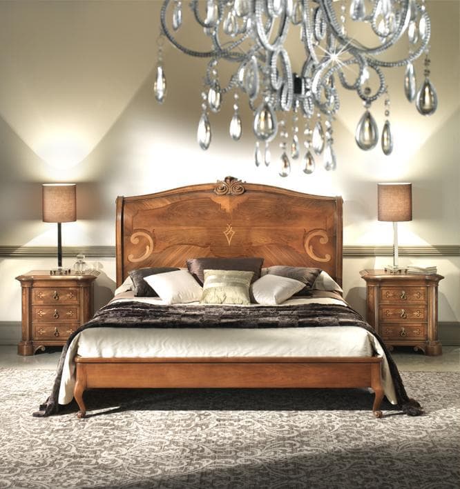 Sogni d'Arte: Letto in Ciliegio Intarsiato - Immagine 1