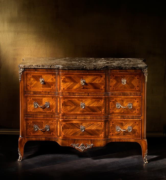 Maestosità Artigianale: Comò "Le Parisien" Lastronato - Immagine 1