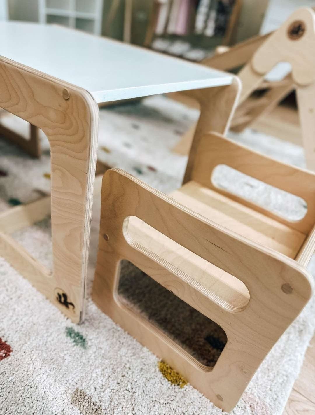 Set Multifunzionale Evolutivo: Tavolo e Sedia che Crescono con Te - Immagine 1