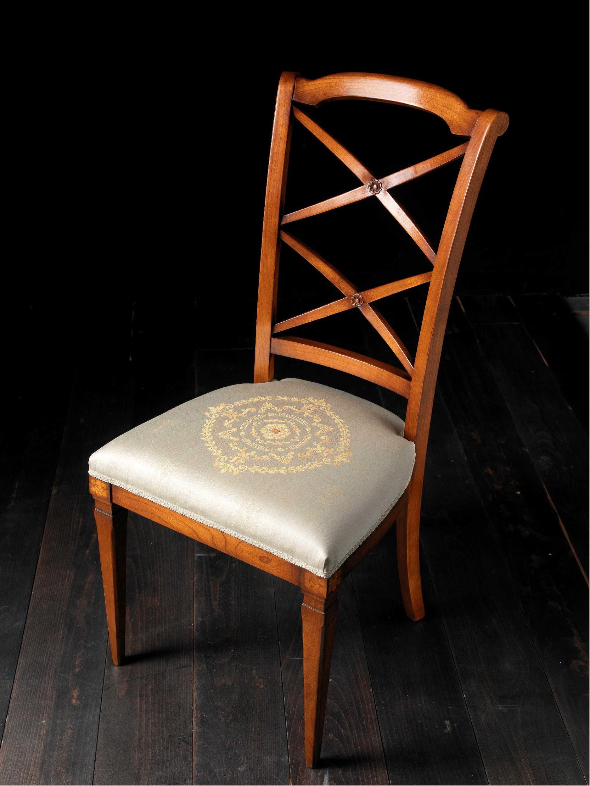 Leggerezza e Tradizione: Sedia in Ciliegio con Schienale a X - Immagine 1