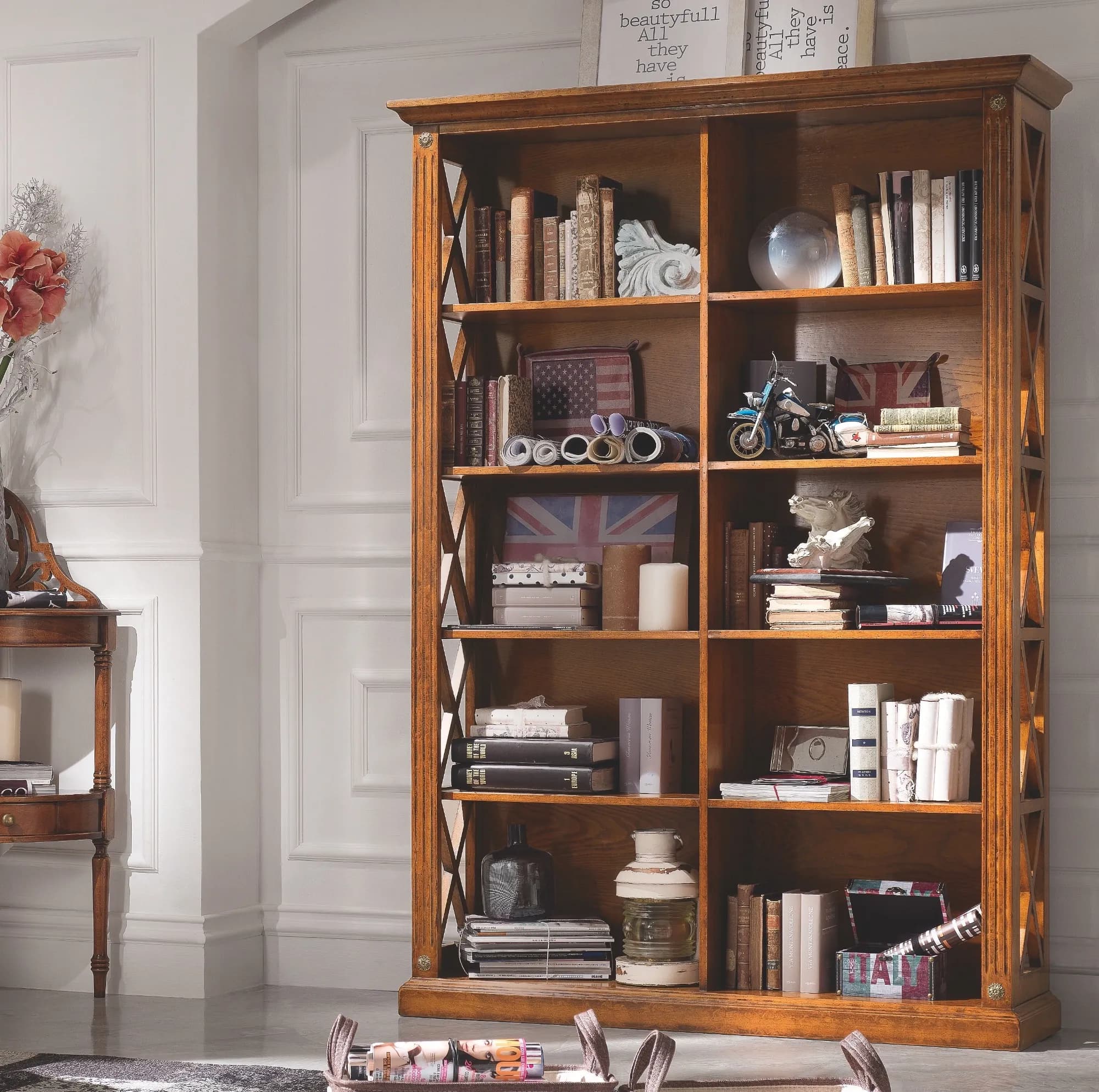 Libreria Inglesina a Scomparti Fissi in Legno Massello — Un Classico Senza Tempo