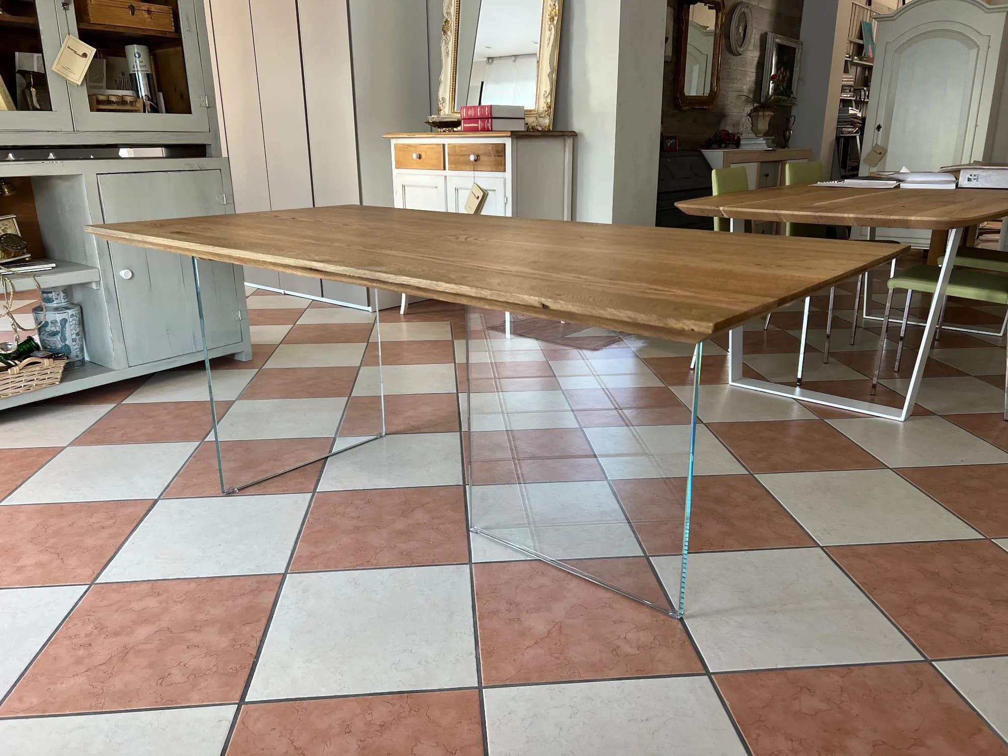 Tavolo Lagos design esclusivo in rovere massello e cristallo – Stile moderno e finiture di pregio