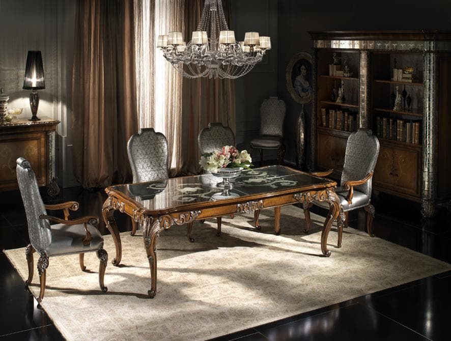 L'Arte del Convivio: Tavolo Magnifico con Top in Specchio