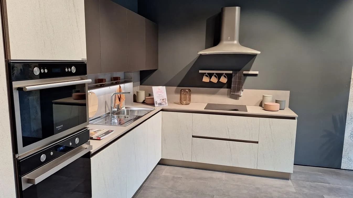 Cucina SQUARE ad angolo con gola – SVUOTA TUTTO - Immagine 1